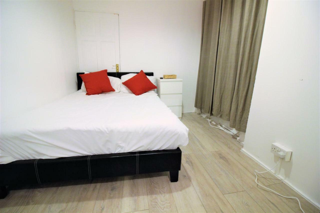 Apartment 40 Red Church Street, E2 7dp London